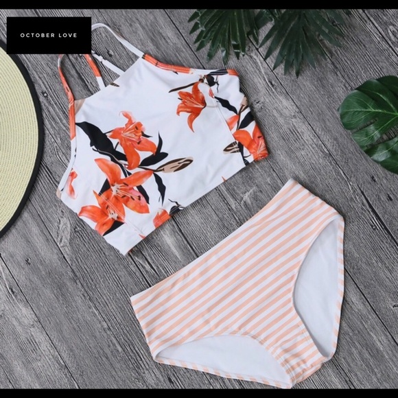 ❗️ONLY 1 LEFT❗️FLORAL STRIPED BIKINI - Picture 5 of 8